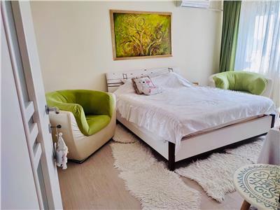Apartament 3 camere de vanzare, zona Cetatii.